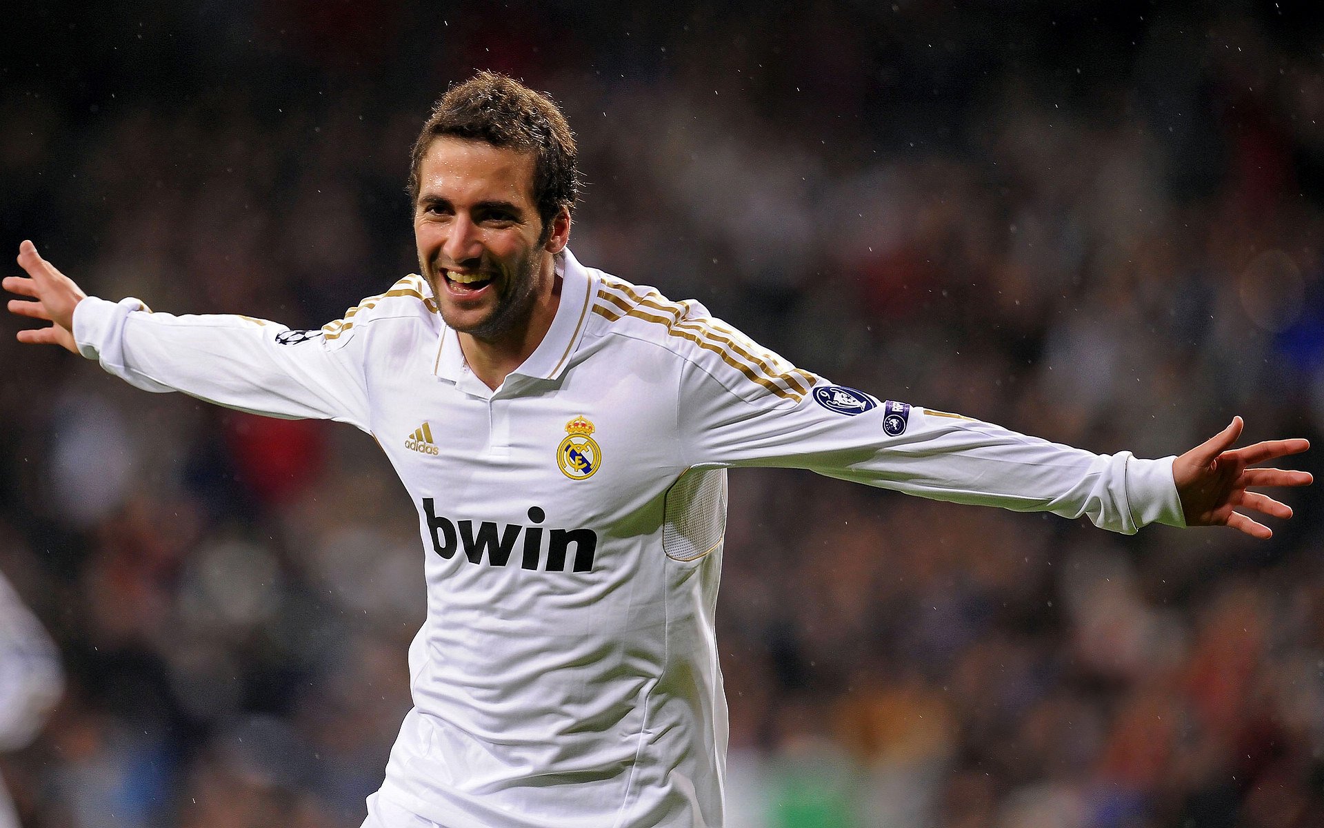 俱乐部球迷中心升级为互动体验馆增强粉丝参与感,球迷俱乐部英语怎么说